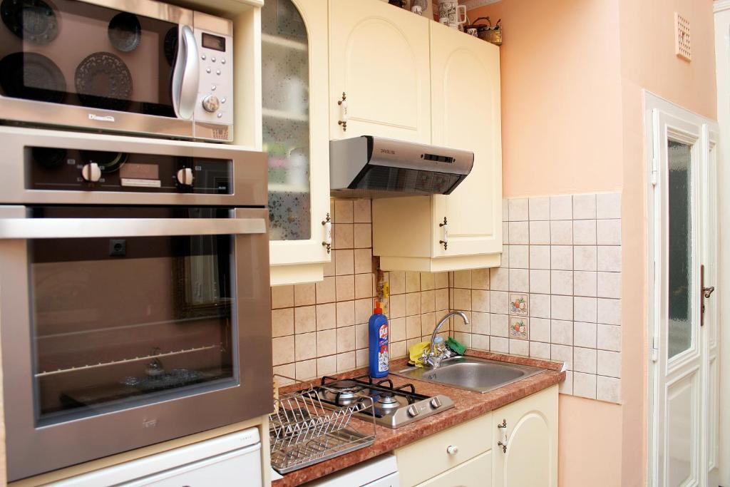 Budapest Tourist Apartments - Jozsef Koerut Zewnętrze zdjęcie